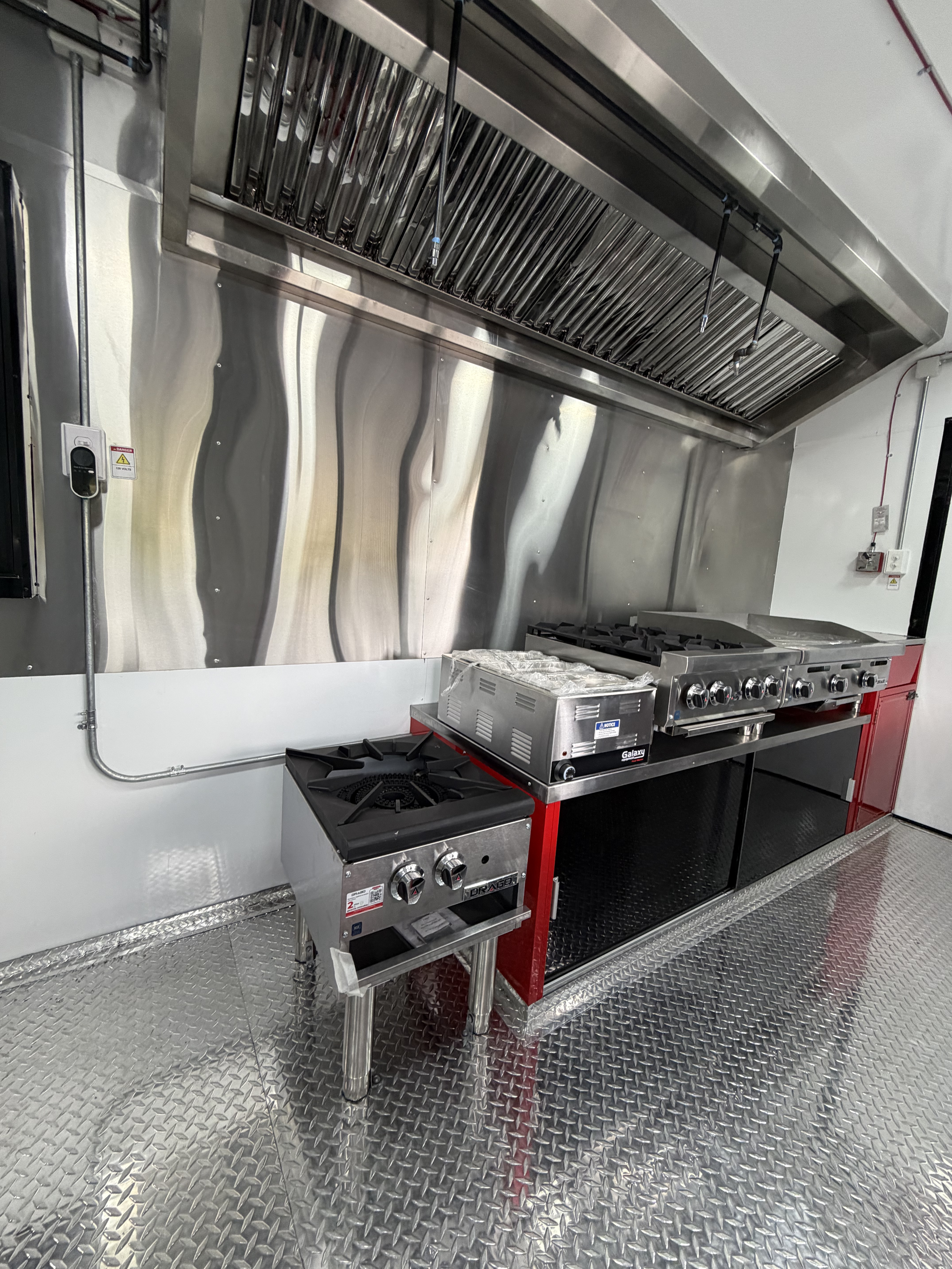 Hood + Range Kitchen — Interior