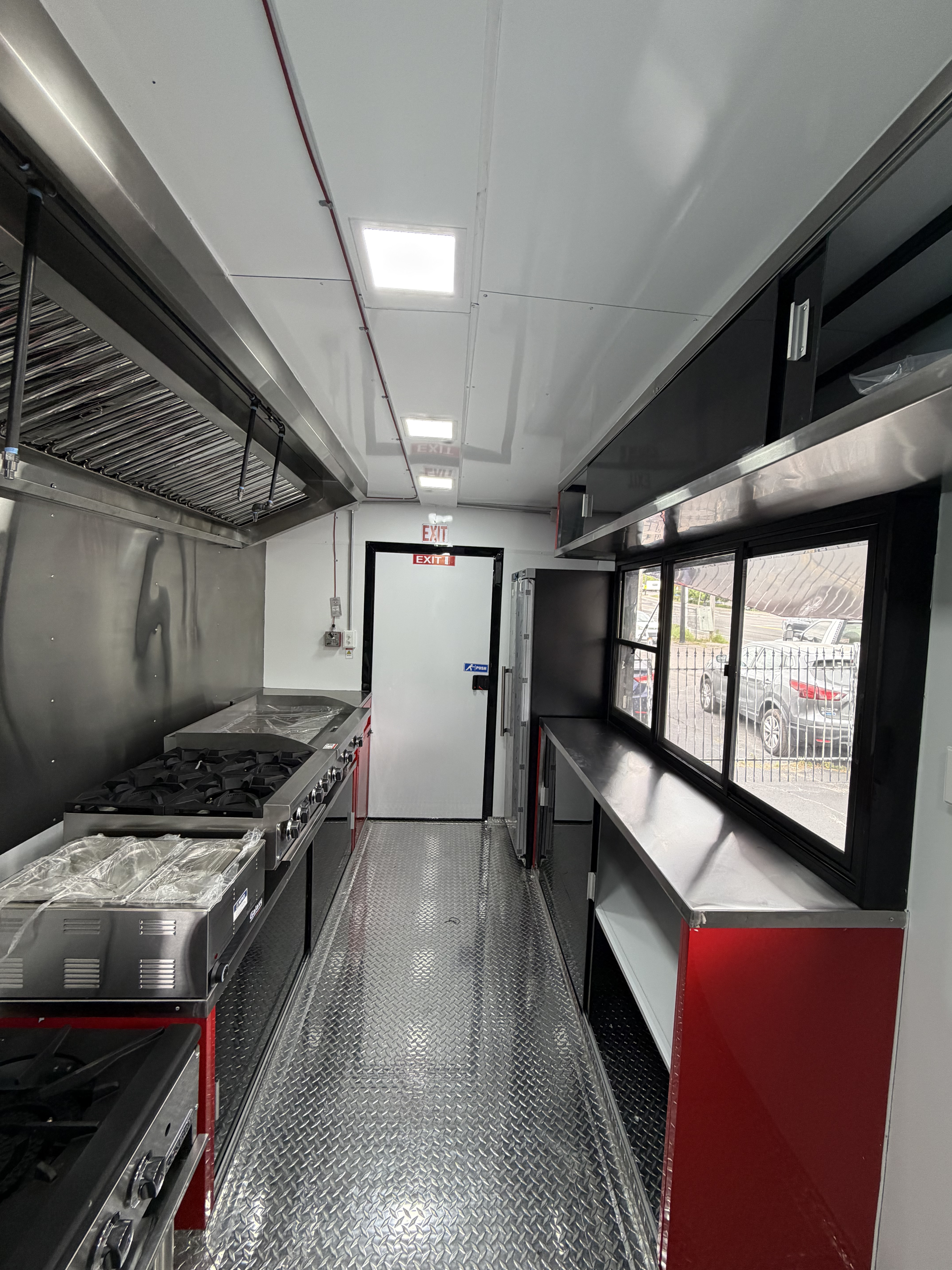 Los Chavalitos full interior