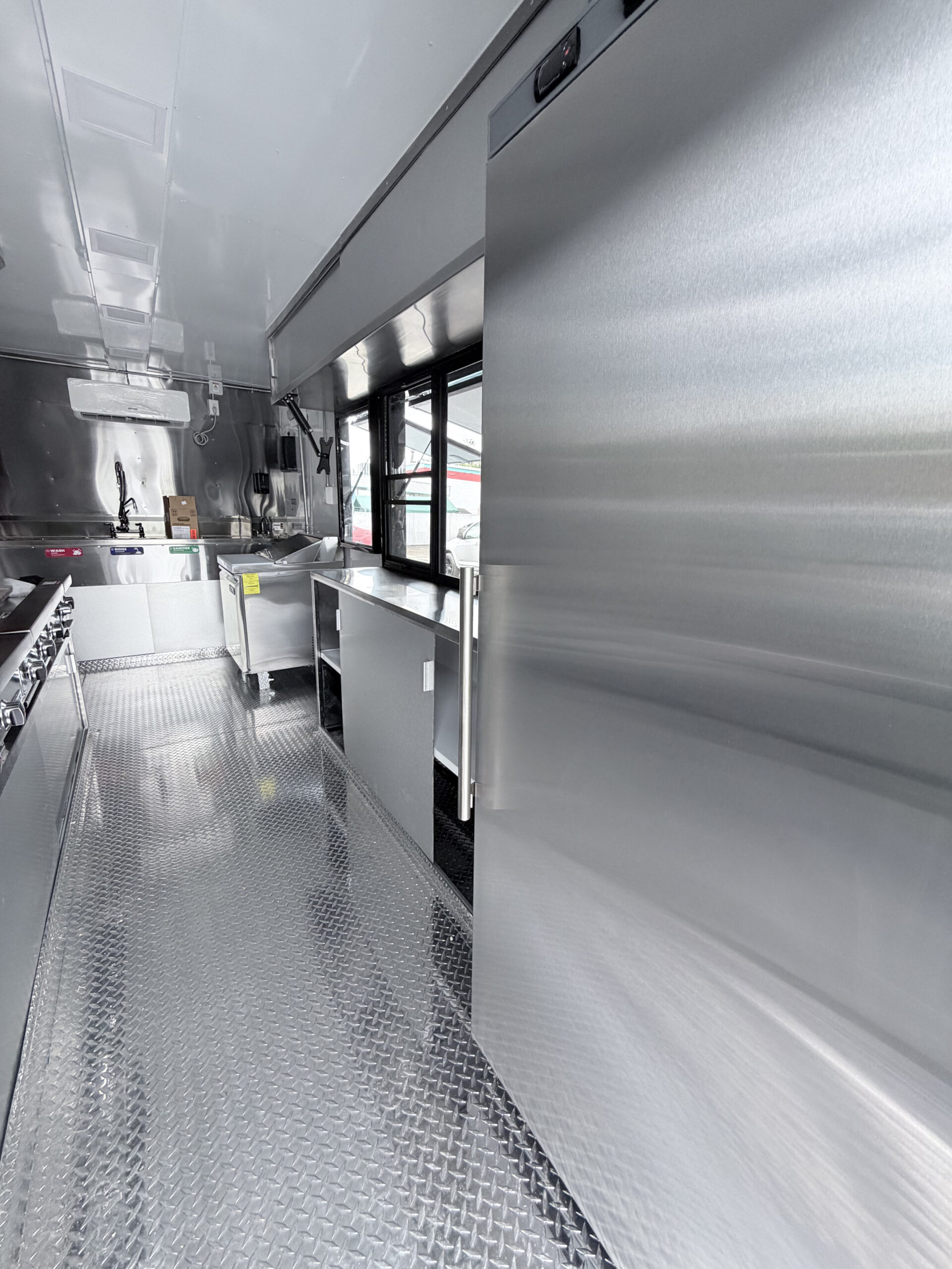 Stainless interior and refrigeration