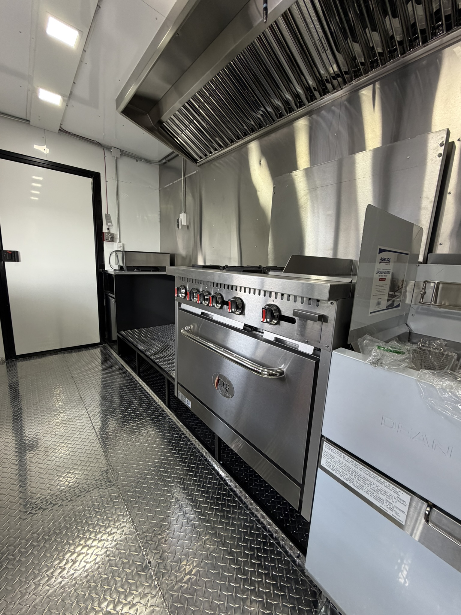 Misfits custom food trailer 18ft photo 7