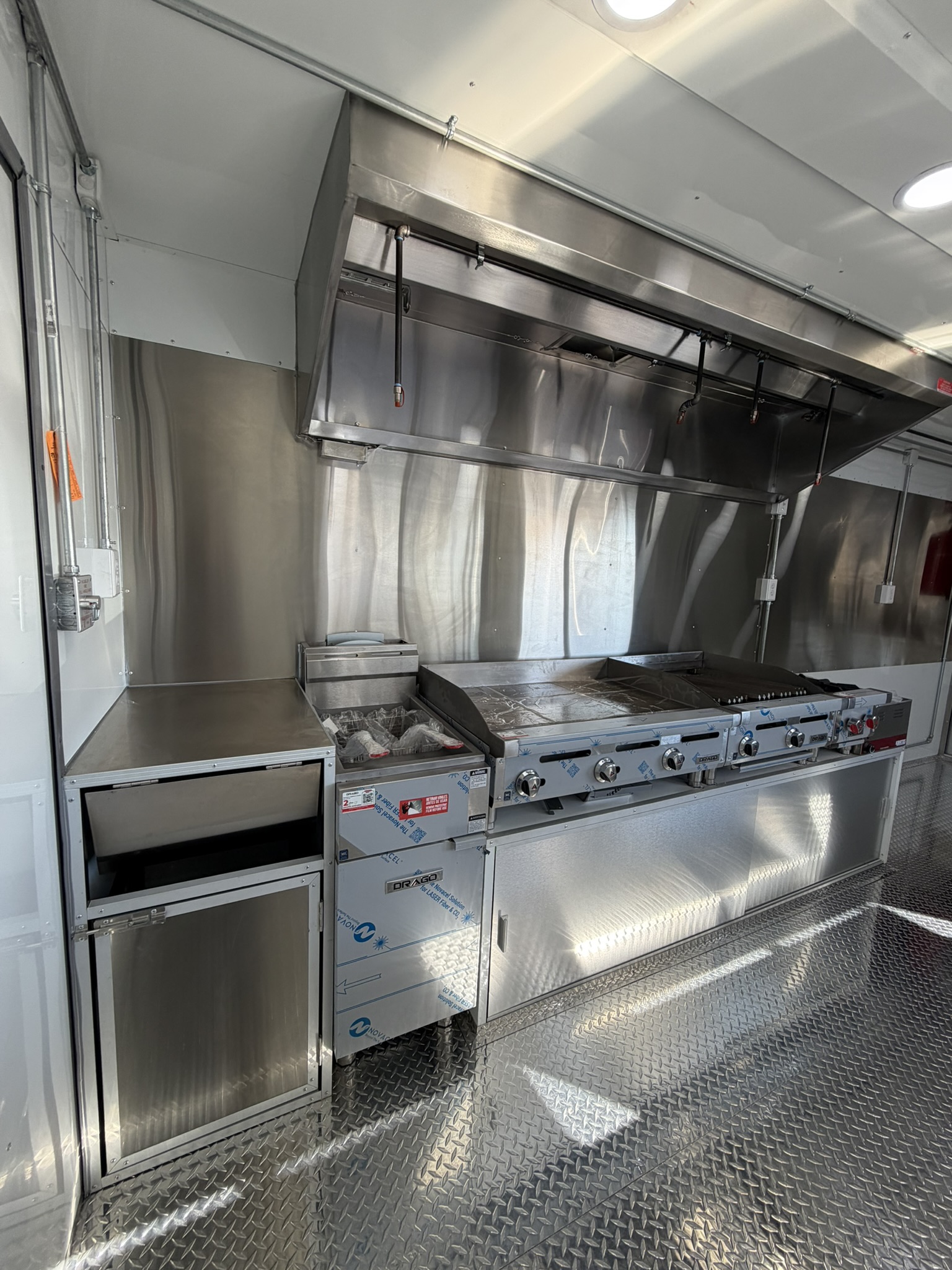 Dog House Manchester custom food trailer photo 1