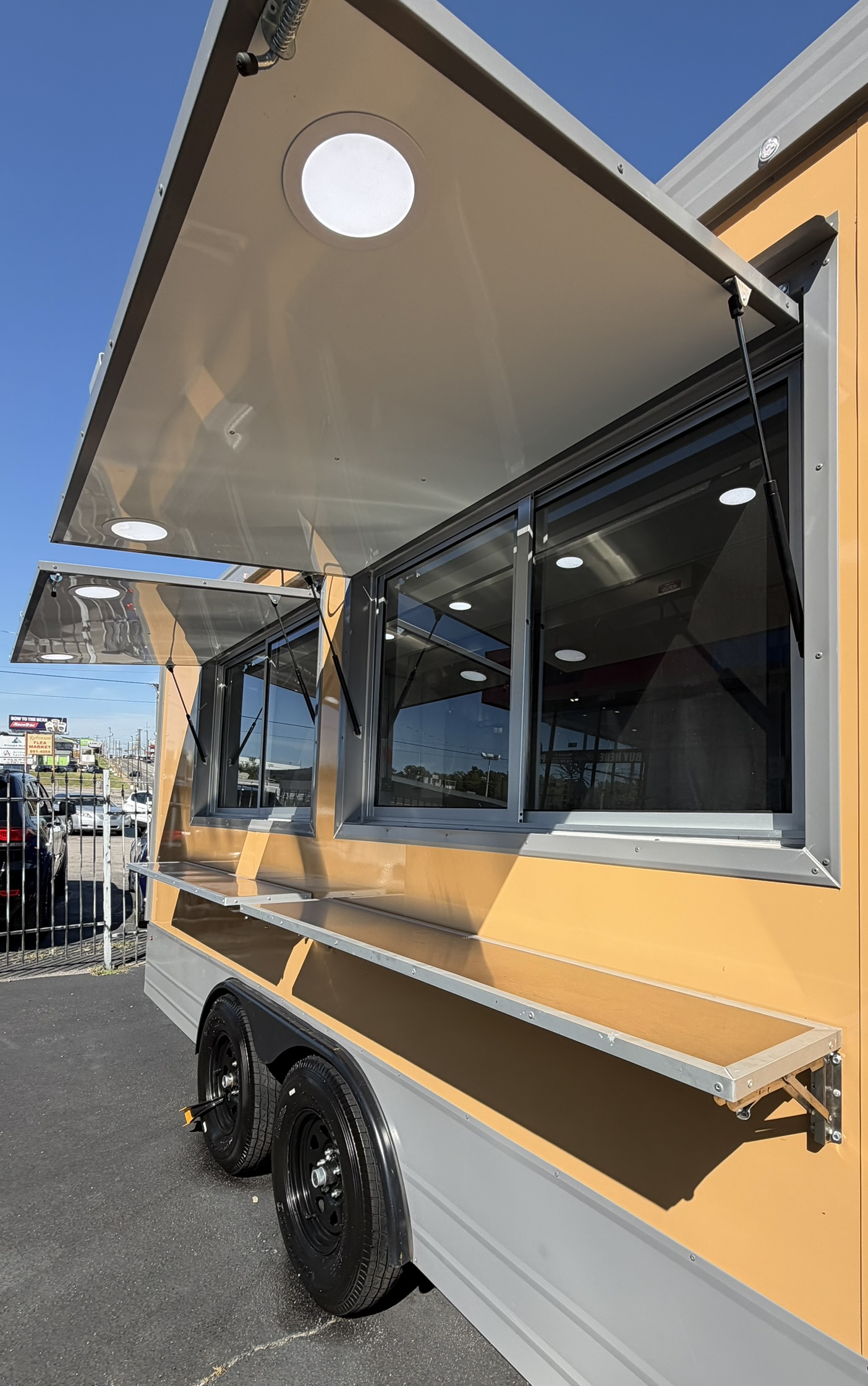 Dog House Manchester custom food trailer photo 15