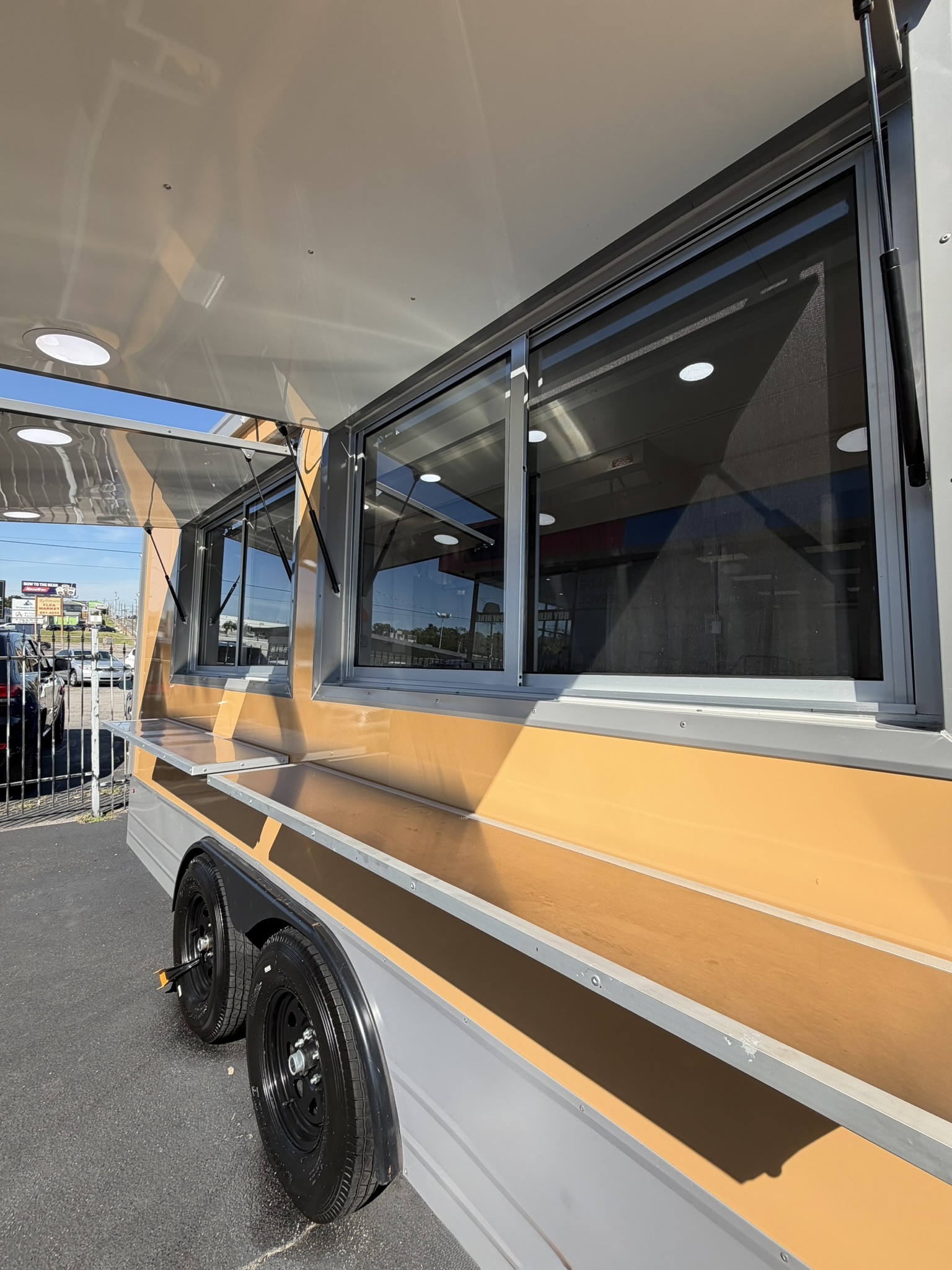 Dog House Manchester custom food trailer photo 21