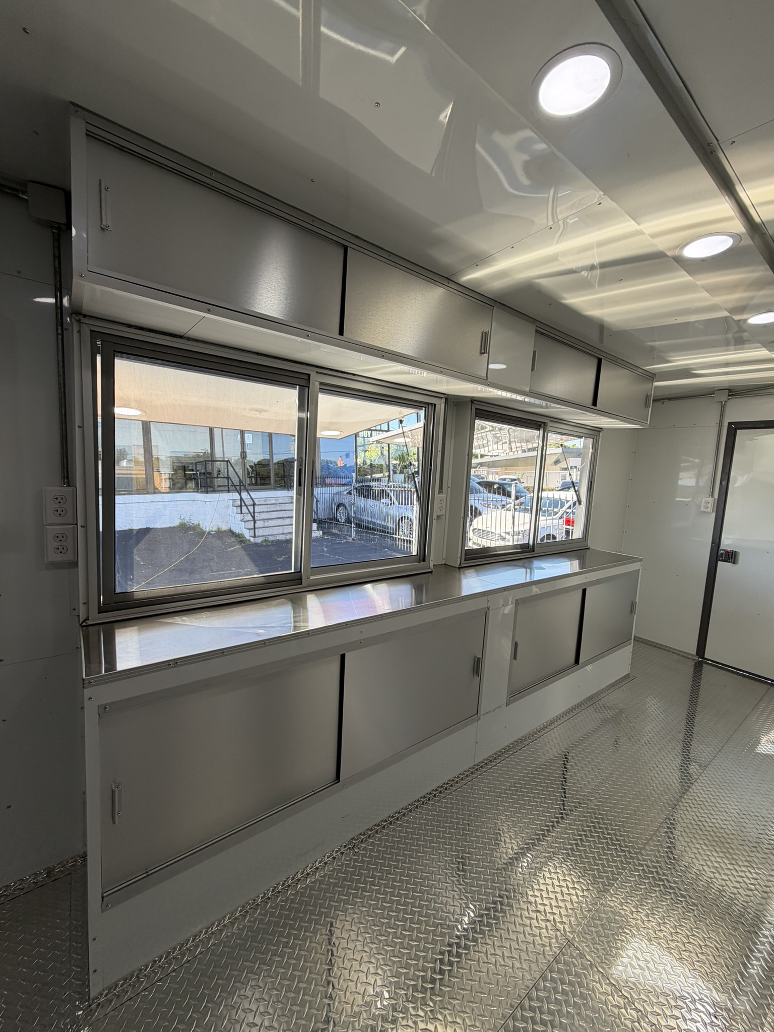 Dog House Manchester custom food trailer photo 4