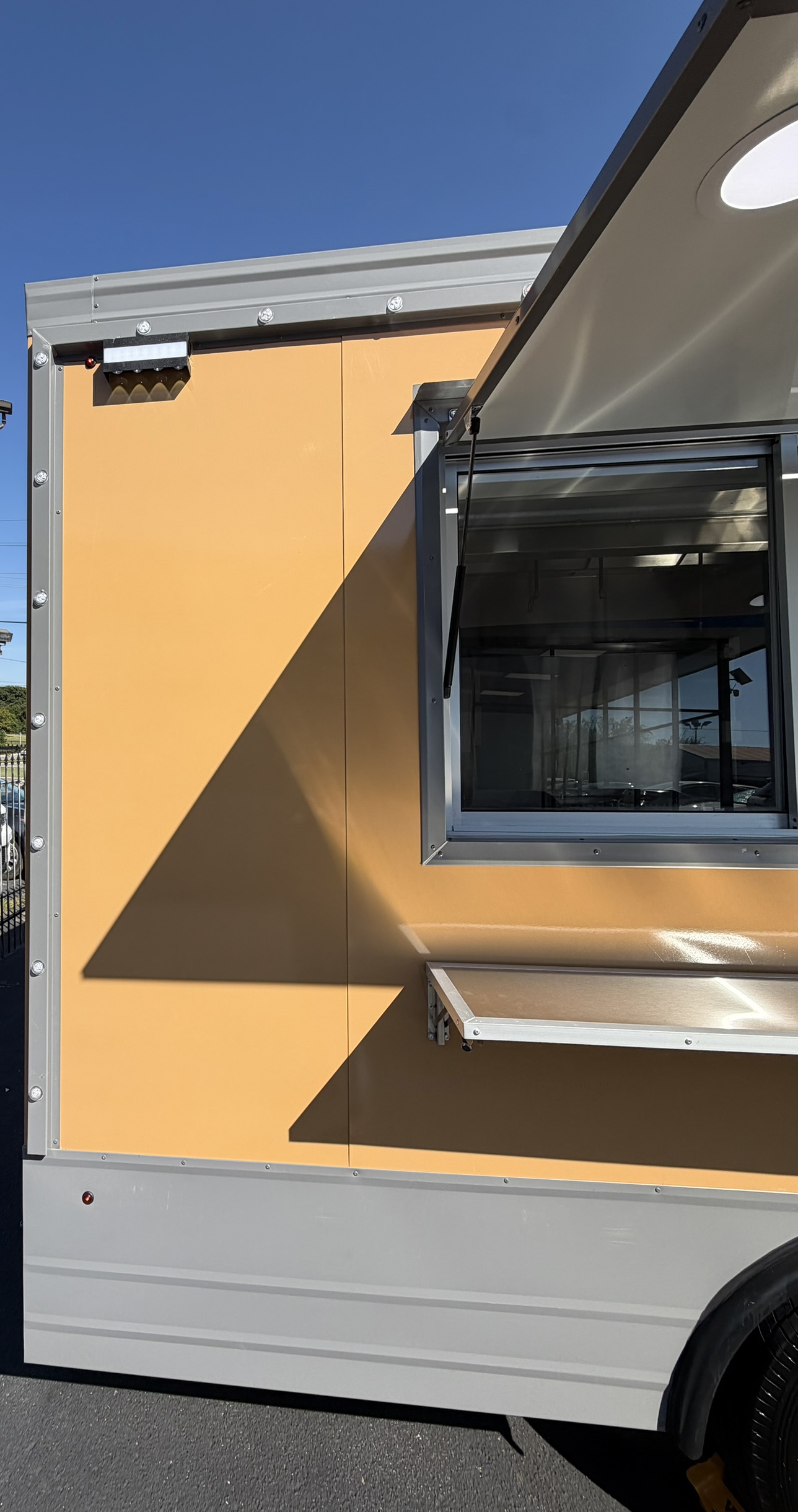 Dog House Manchester custom food trailer photo 9