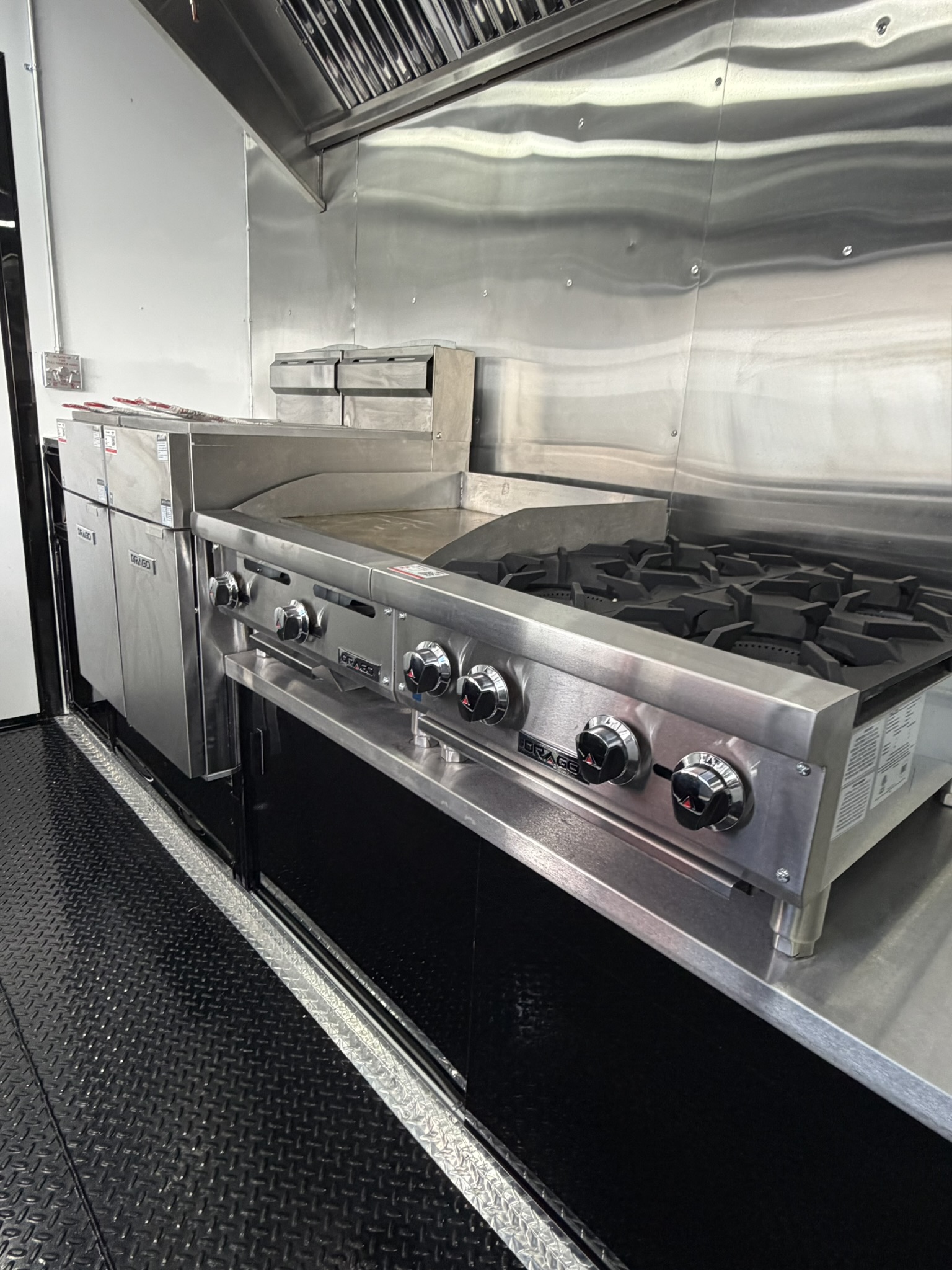 Kingz Crabz custom food trailer photo 10