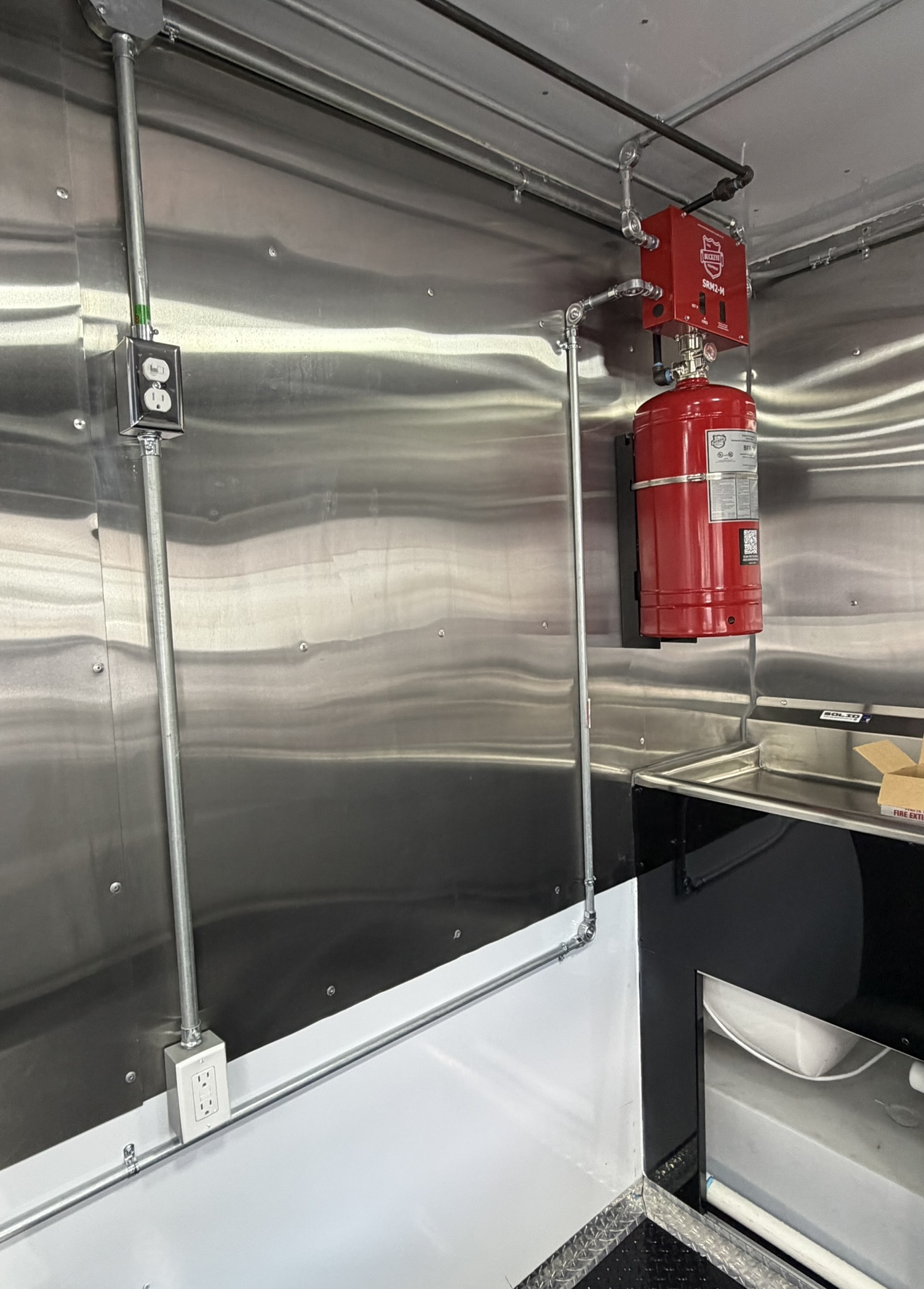 Kingz Crabz custom food trailer photo 11