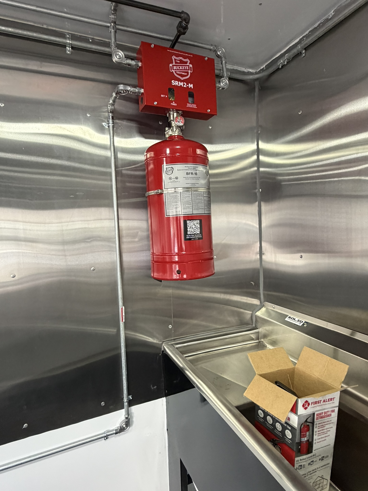 Kingz Crabz custom food trailer photo 13