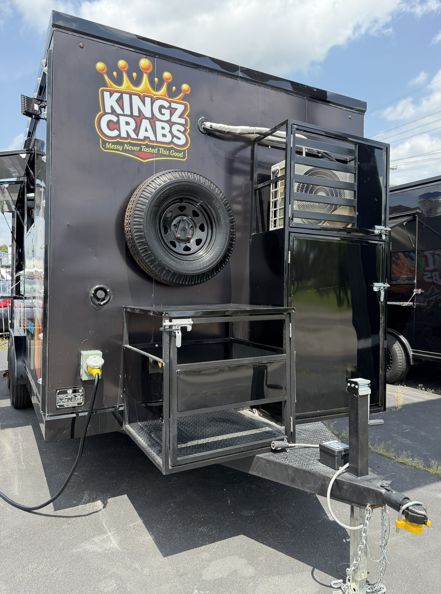 Kingz Crabz custom food trailer photo 2