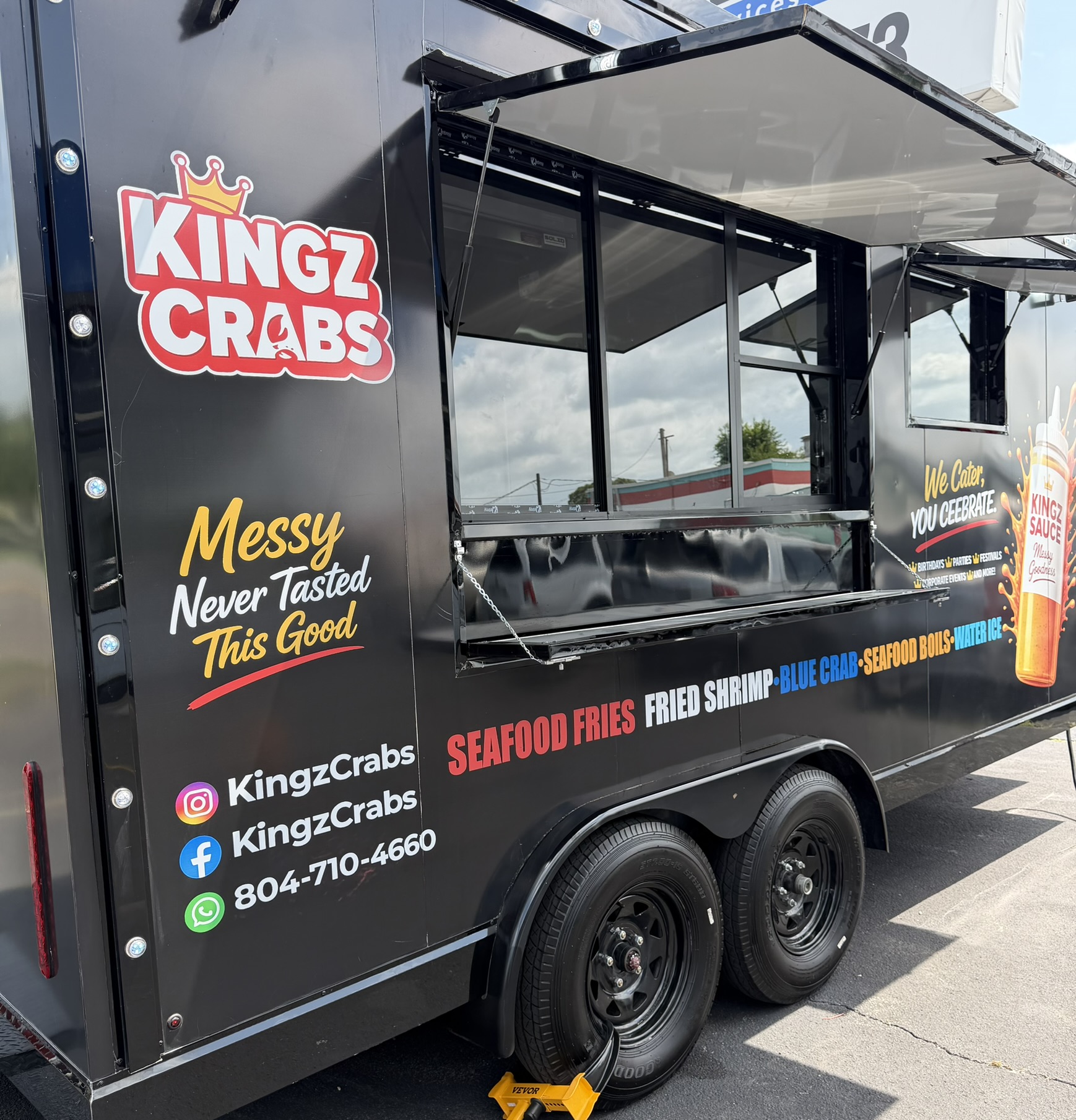 Kingz Crabz custom food trailer photo 6