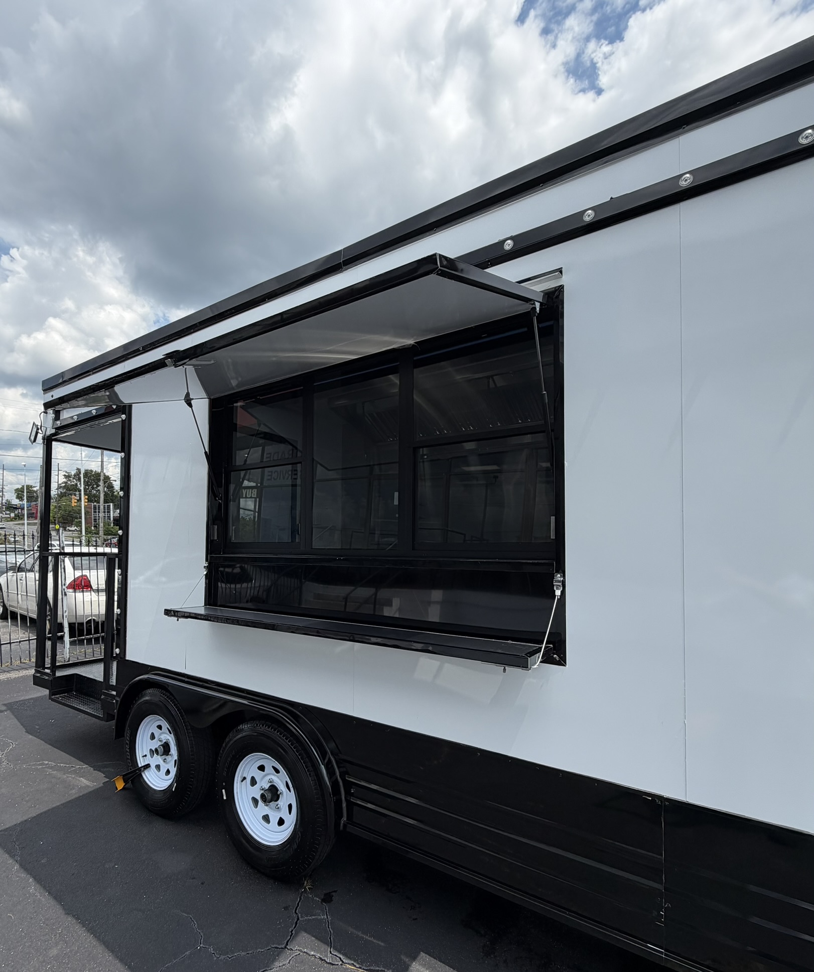 BBQ Porch custom food trailer photo 13