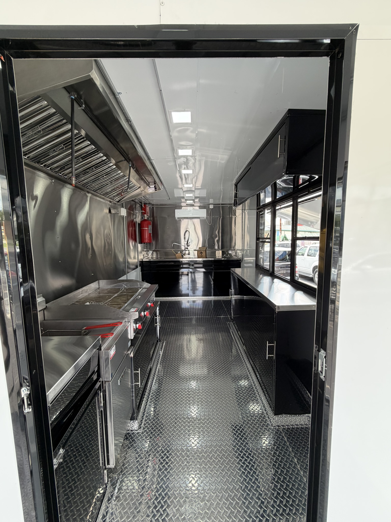 BBQ Porch custom food trailer photo 4