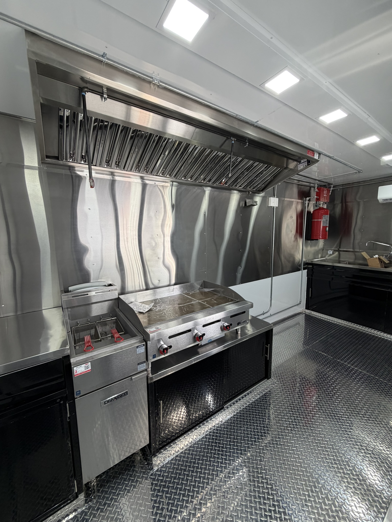 BBQ Porch custom food trailer photo 5