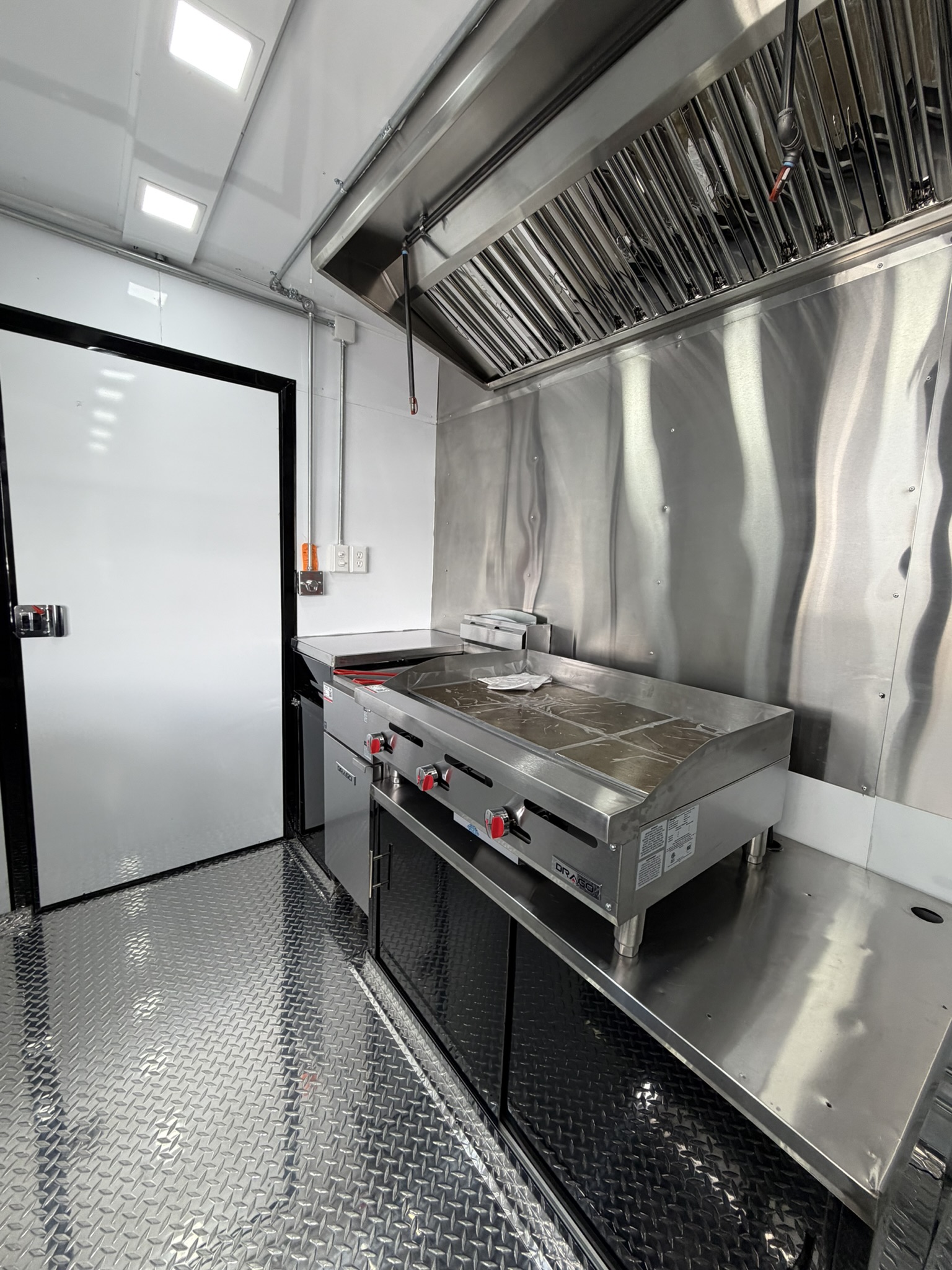 BBQ Porch custom food trailer photo 6